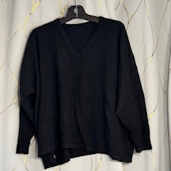 Eskandar Black Scottish Cashmere V-Neck Sweater – One Size - Picture 2 of 5